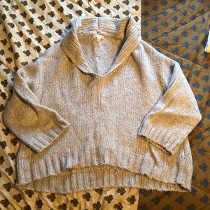 Gap slightly cropped Gray sweater